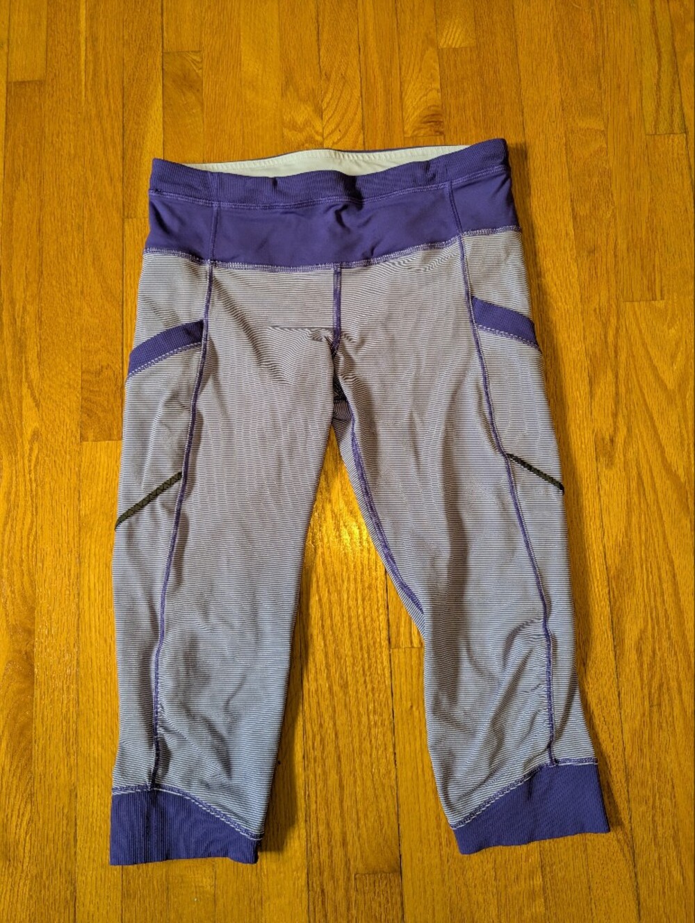 Lululemon Purple Micro Stripe Running Crop Leggings Capris - Size 6